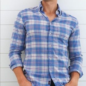 Men’s Faherty lightweight movement flannel shirt.